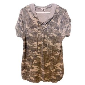 *LIKE NEW* Hooded Shirt